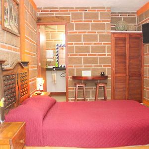 Habitación Estándar con Cama Queen